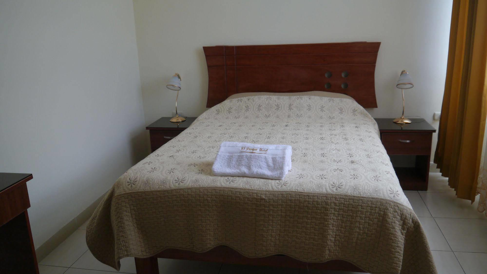 El Parque Hotel Андауайлас Екстериор снимка